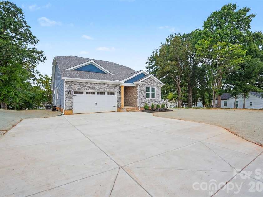 2416 Waxhaw Indian Trail Road, Indian Trail, NC 28079.  MLS# CAR4409507, YatesRealty ID 45502. 