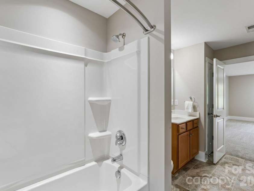 10177 Lakeshore Drive, Lancaster, SC 29720.  MLS# CAR4410125, YatesRealty ID 45503. 3rd Bath