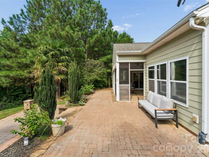 10177 Lakeshore Drive, Lancaster, SC 29720.  MLS# CAR4410125, YatesRealty ID 45503. 