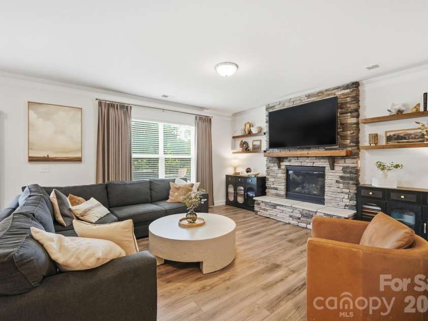 4492 Falls Lake Drive, Concord, NC 28025.  MLS# CAR4413181, YatesRealty ID 45507. Great Room
