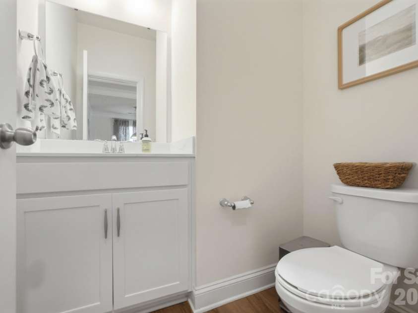 4492 Falls Lake Drive, Concord, NC 28025.  MLS# CAR4413181, YatesRealty ID 45507. Main Floor Half Bath