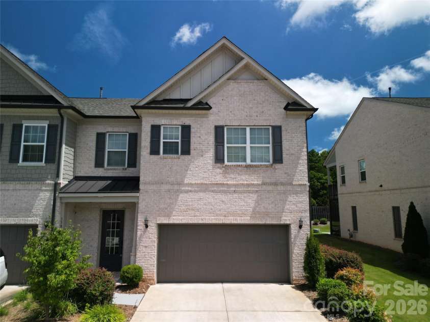 138 Heathbrook Lane, Waxhaw, NC 28173.  MLS# CAR4410754, YatesRealty ID 45508. 