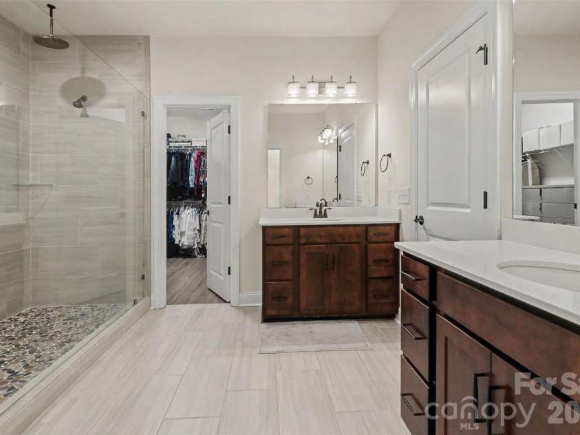 138 Heathbrook Lane, Waxhaw, NC 28173.  MLS# CAR4410754, YatesRealty ID 45508. Primary bathroom
