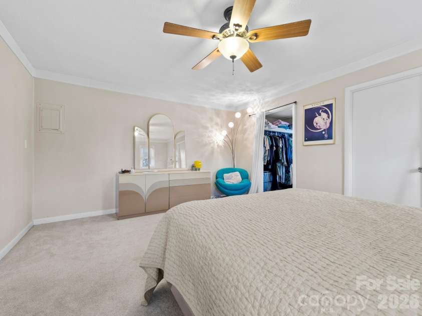32 Fair Drive, Candler, NC 28715.  MLS# CAR4409961, YatesRealty ID 45509. 