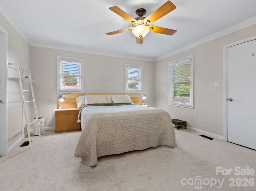 32 Fair Drive, Candler, NC 28715.  MLS# CAR4409961, YatesRealty ID 45509. 