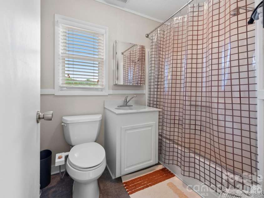 32 Fair Drive, Candler, NC 28715.  MLS# CAR4409961, YatesRealty ID 45509. 