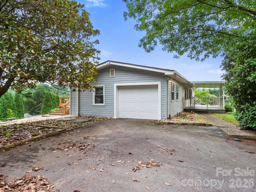 32 Fair Drive, Candler, NC 28715.  MLS# CAR4409961, YatesRealty ID 45509. 