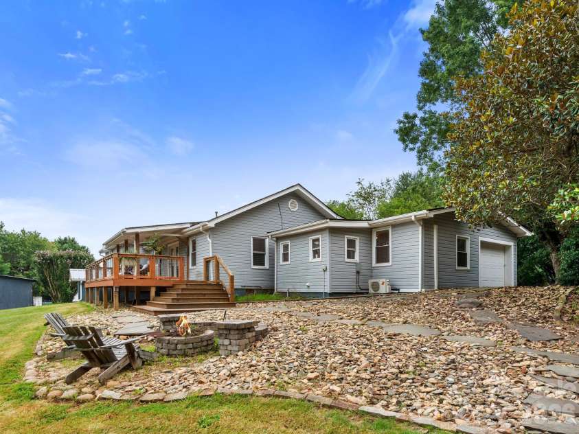 32 Fair Drive, Candler, NC 28715.  MLS# CAR4409961, YatesRealty ID 45509. 