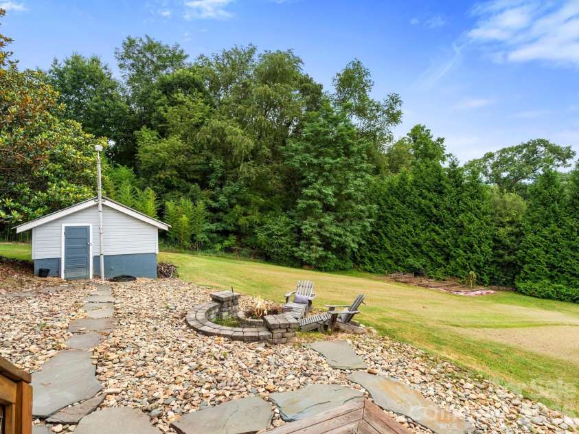 32 Fair Drive, Candler, NC 28715.  MLS# CAR4409961, YatesRealty ID 45509. 