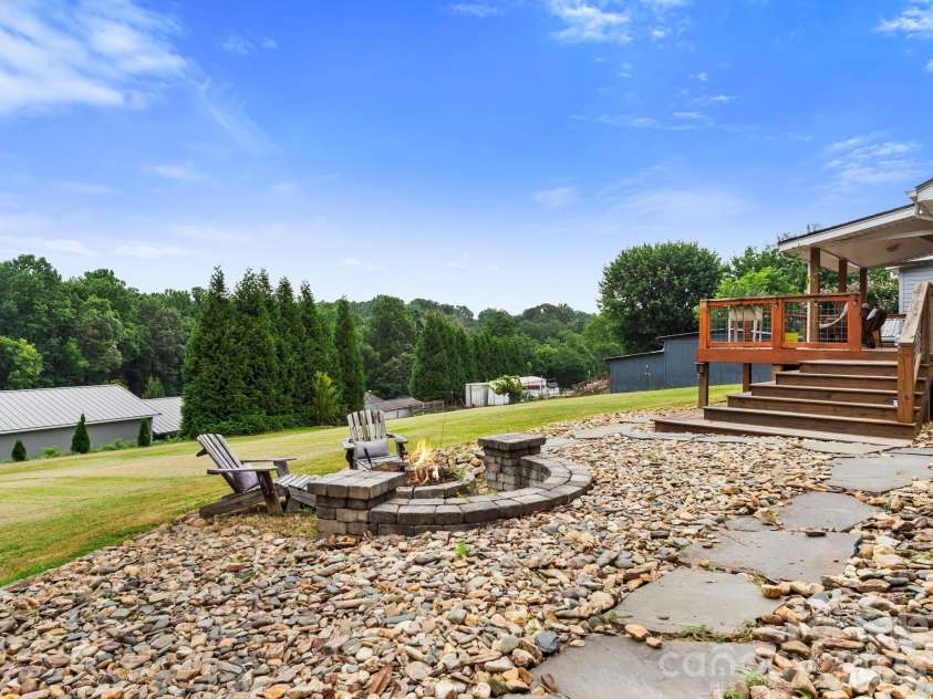 32 Fair Drive, Candler, NC 28715.  MLS# CAR4409961, YatesRealty ID 45509. 