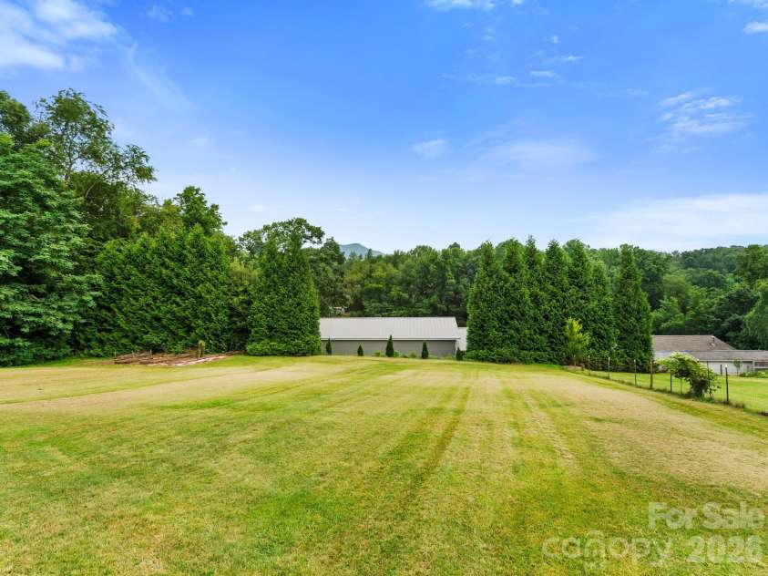 32 Fair Drive, Candler, NC 28715.  MLS# CAR4409961, YatesRealty ID 45509. 