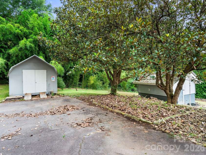 32 Fair Drive, Candler, NC 28715.  MLS# CAR4409961, YatesRealty ID 45509. 