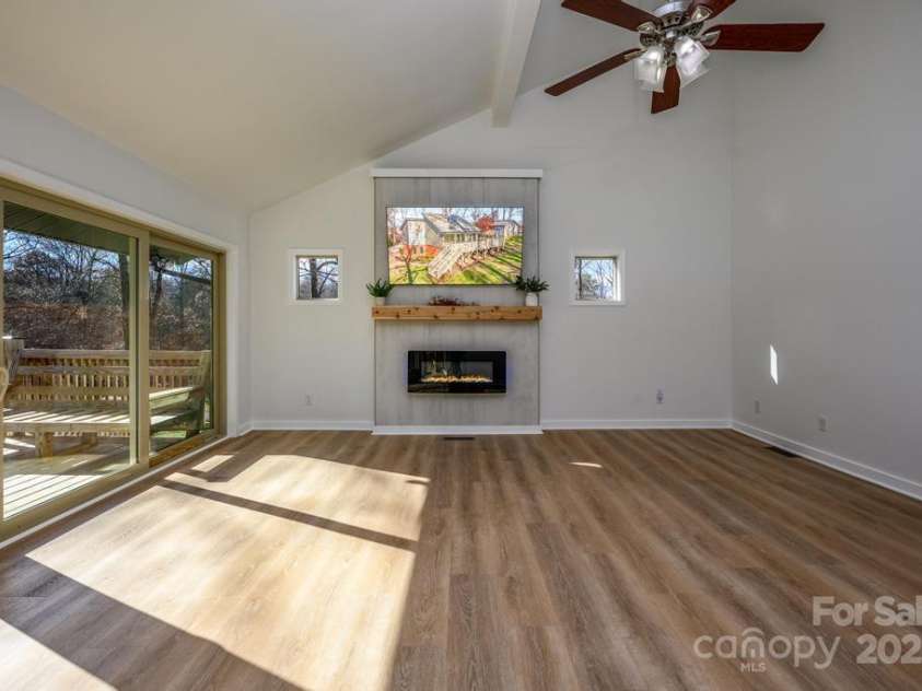 2106 Lynmore Drive, Sherrills Ford, NC 28673.  MLS# CAR4316248, YatesRealty ID 4551. 