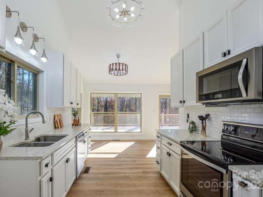 2106 Lynmore Drive, Sherrills Ford, NC 28673.  MLS# CAR4316248, YatesRealty ID 4551. 