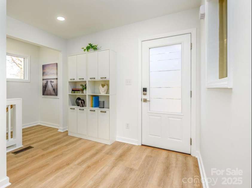 2106 Lynmore Drive, Sherrills Ford, NC 28673.  MLS# CAR4316248, YatesRealty ID 4551. 