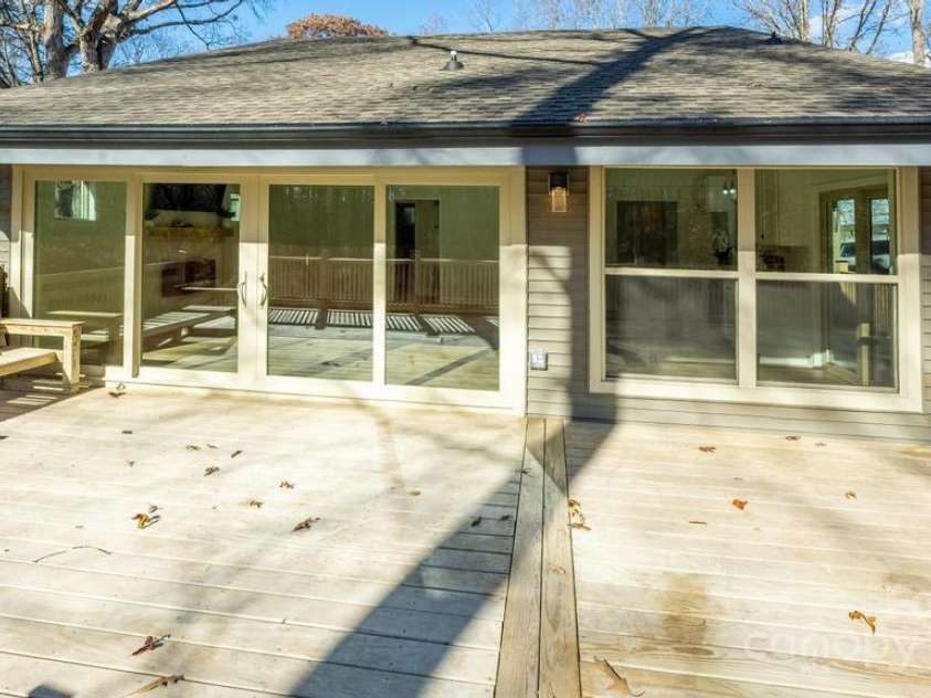 2106 Lynmore Drive, Sherrills Ford, NC 28673.  MLS# CAR4316248, YatesRealty ID 4551. 