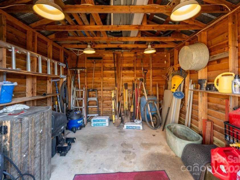 2106 Lynmore Drive, Sherrills Ford, NC 28673.  MLS# CAR4316248, YatesRealty ID 4551. 