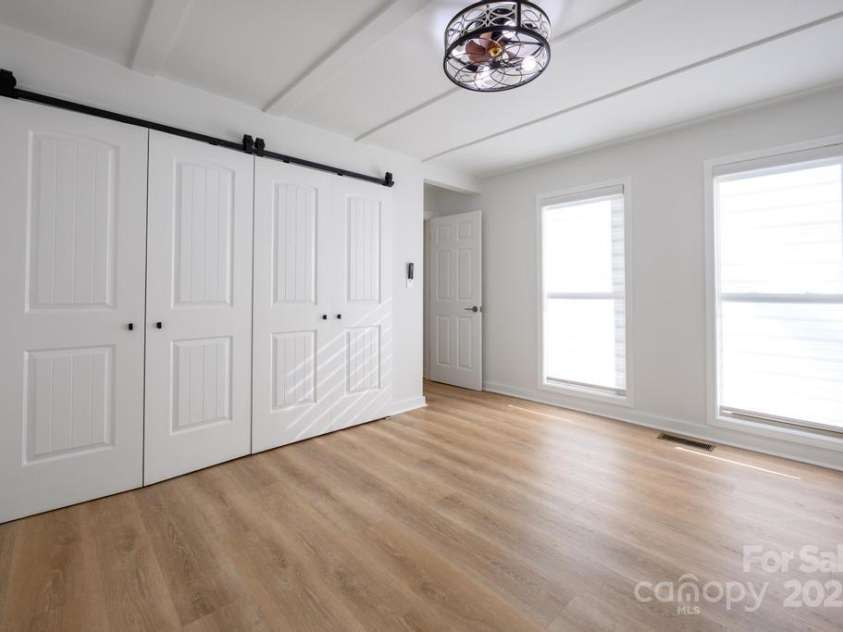 2106 Lynmore Drive, Sherrills Ford, NC 28673.  MLS# CAR4316248, YatesRealty ID 4551. Primary Bedroom closet