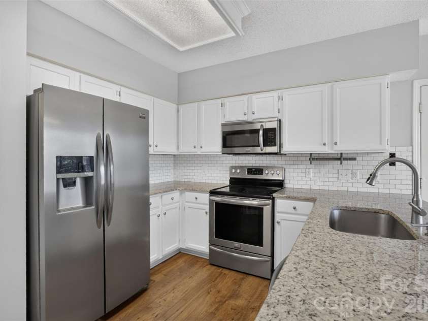 5936 Downfield Wood Drive, Charlotte, NC 28269.  MLS# CAR4413592, YatesRealty ID 45510. 