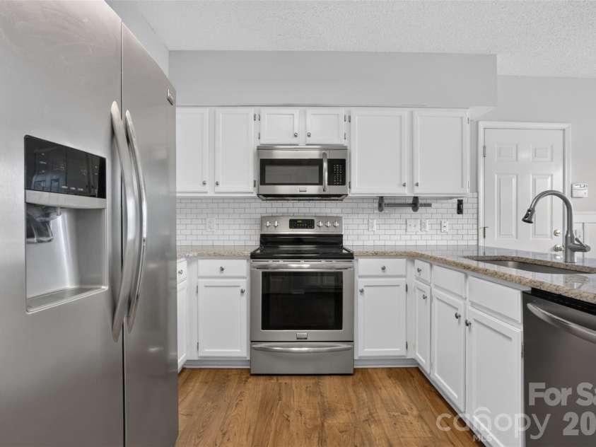 5936 Downfield Wood Drive, Charlotte, NC 28269.  MLS# CAR4413592, YatesRealty ID 45510. 