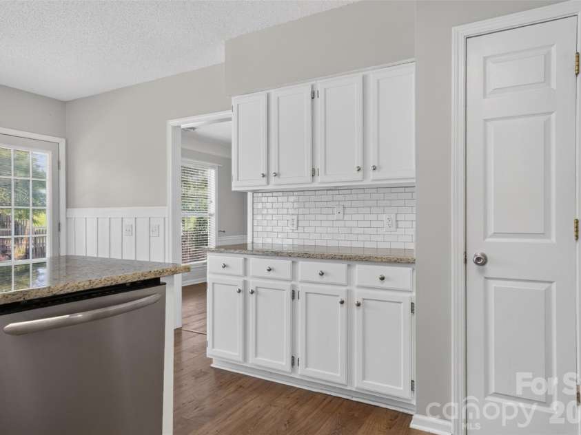 5936 Downfield Wood Drive, Charlotte, NC 28269.  MLS# CAR4413592, YatesRealty ID 45510. 