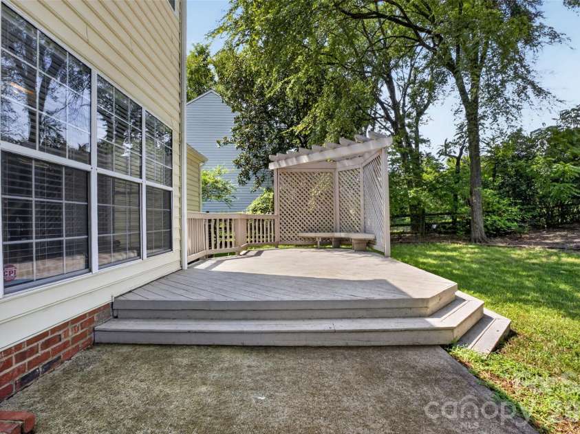 5936 Downfield Wood Drive, Charlotte, NC 28269.  MLS# CAR4413592, YatesRealty ID 45510. 