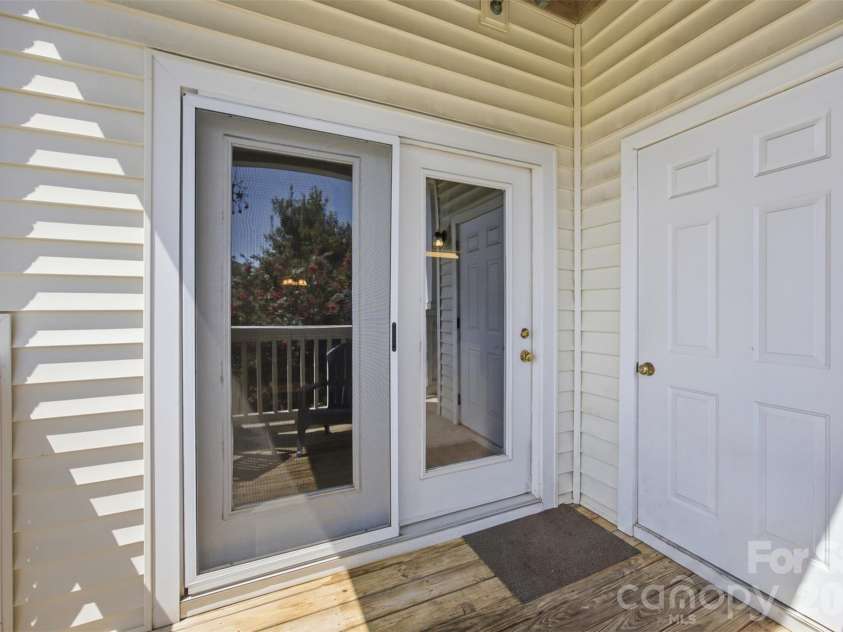 9113 Mcdowell Creek Court, Cornelius, NC 28031.  MLS# CAR4409709, YatesRealty ID 45511. 