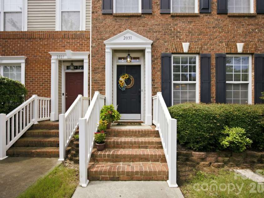 2031 Cambridge Beltway Drive, Charlotte, NC 28273.  MLS# CAR4413731, YatesRealty ID 45512. 