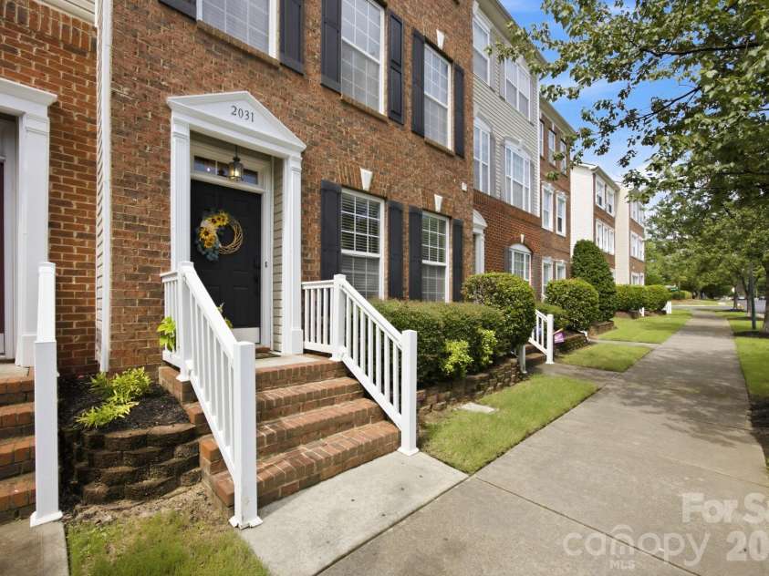2031 Cambridge Beltway Drive, Charlotte, NC 28273.  MLS# CAR4413731, YatesRealty ID 45512. 