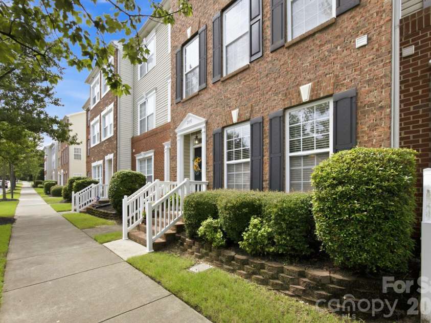 2031 Cambridge Beltway Drive, Charlotte, NC 28273.  MLS# CAR4413731, YatesRealty ID 45512. 