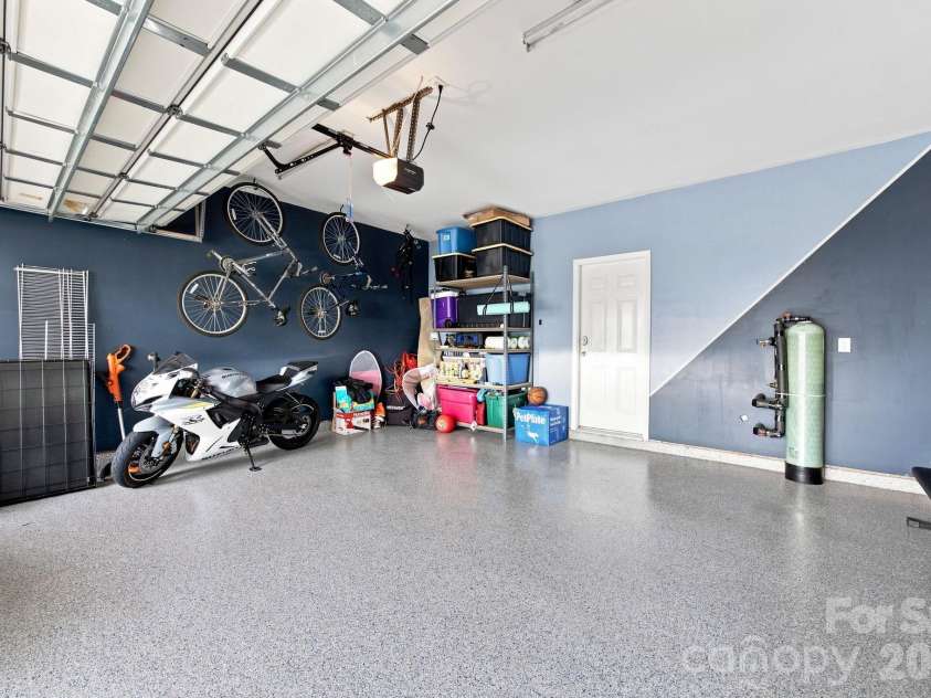 2031 Cambridge Beltway Drive, Charlotte, NC 28273.  MLS# CAR4413731, YatesRealty ID 45512. 