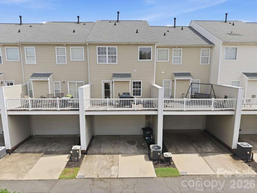 2031 Cambridge Beltway Drive, Charlotte, NC 28273.  MLS# CAR4413731, YatesRealty ID 45512. 