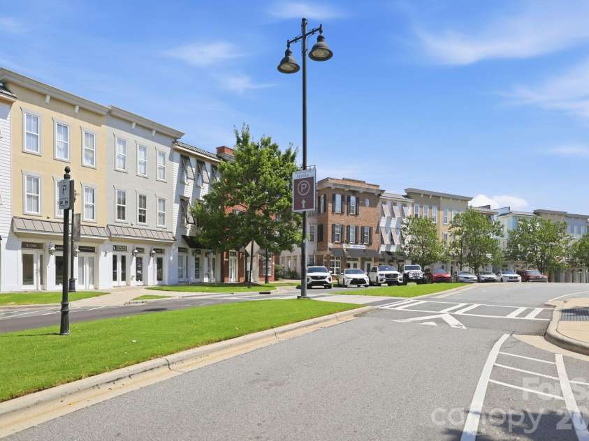 2031 Cambridge Beltway Drive, Charlotte, NC 28273.  MLS# CAR4413731, YatesRealty ID 45512. 