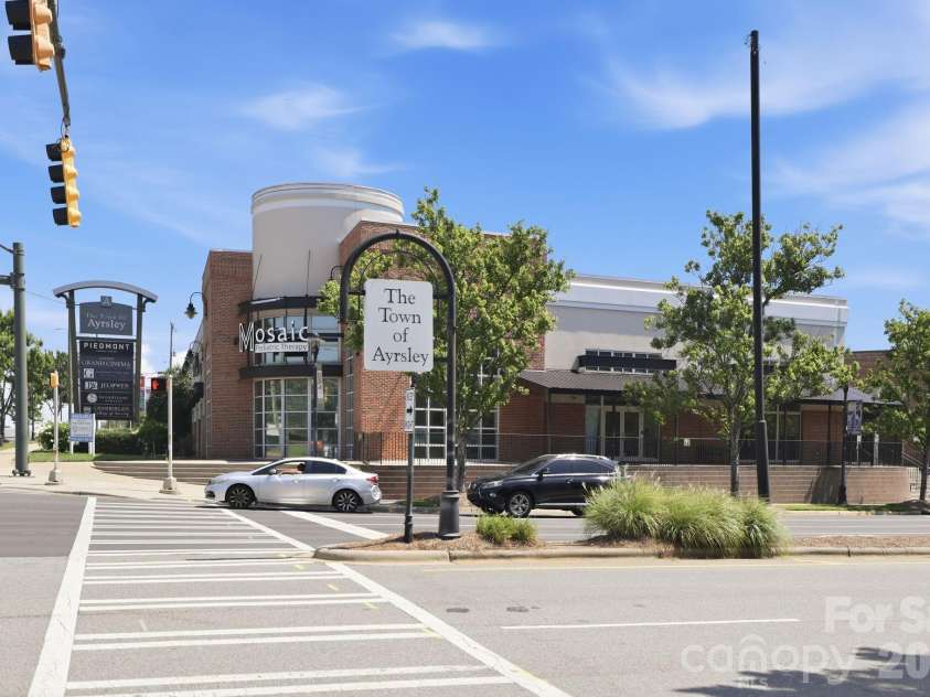 2031 Cambridge Beltway Drive, Charlotte, NC 28273.  MLS# CAR4413731, YatesRealty ID 45512. 