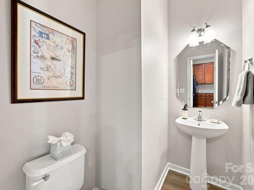 2031 Cambridge Beltway Drive, Charlotte, NC 28273.  MLS# CAR4413731, YatesRealty ID 45512. Upstairs Half Bath