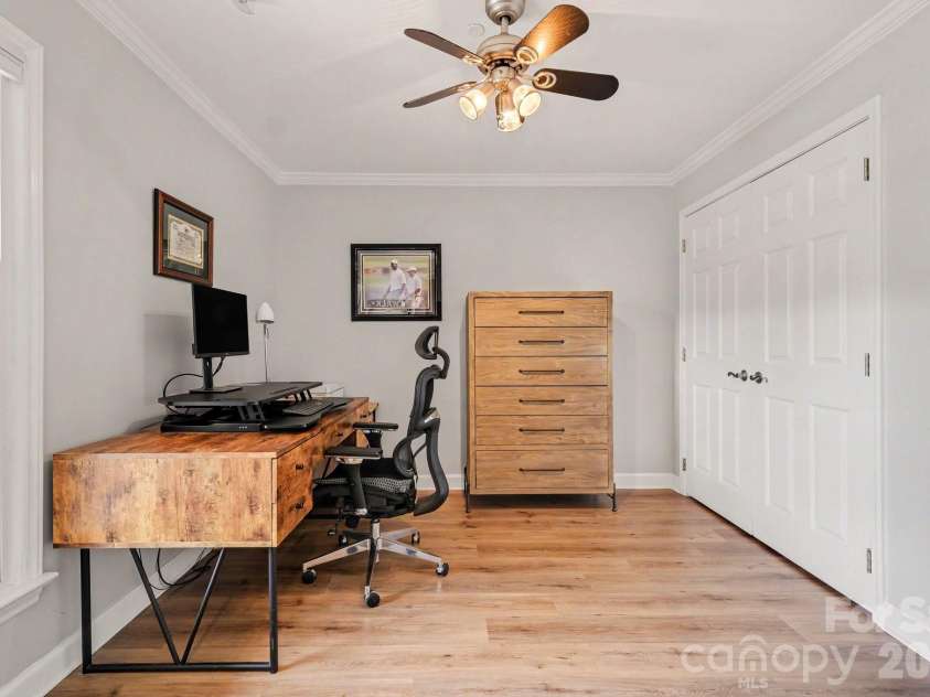 18613 Vineyard Point Lane, Cornelius, NC 28031.  MLS# CAR4409285, YatesRealty ID 45514. Bedroom 3 features a large closet