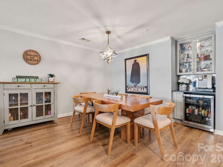 18613 Vineyard Point Lane, Cornelius, NC 28031.  MLS# CAR4409285, YatesRealty ID 45514. Large Dining Room with updated bar area