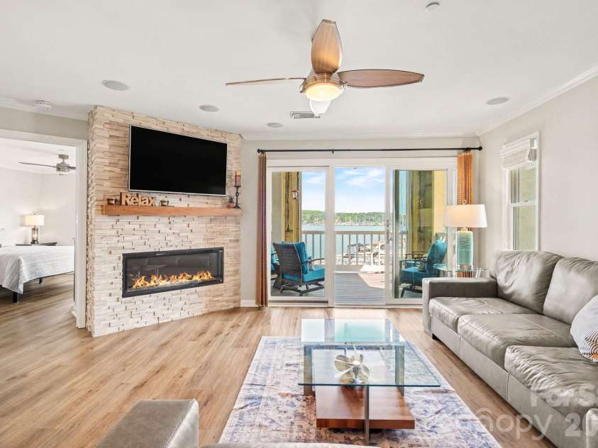 18613 Vineyard Point Lane, Cornelius, NC 28031.  MLS# CAR4409285, YatesRealty ID 45514. Updated fireplace and mantle