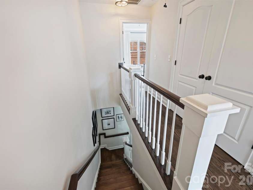 4913 Hill View Drive, Charlotte, NC 28210.  MLS# CAR4410538, YatesRealty ID 45516. 