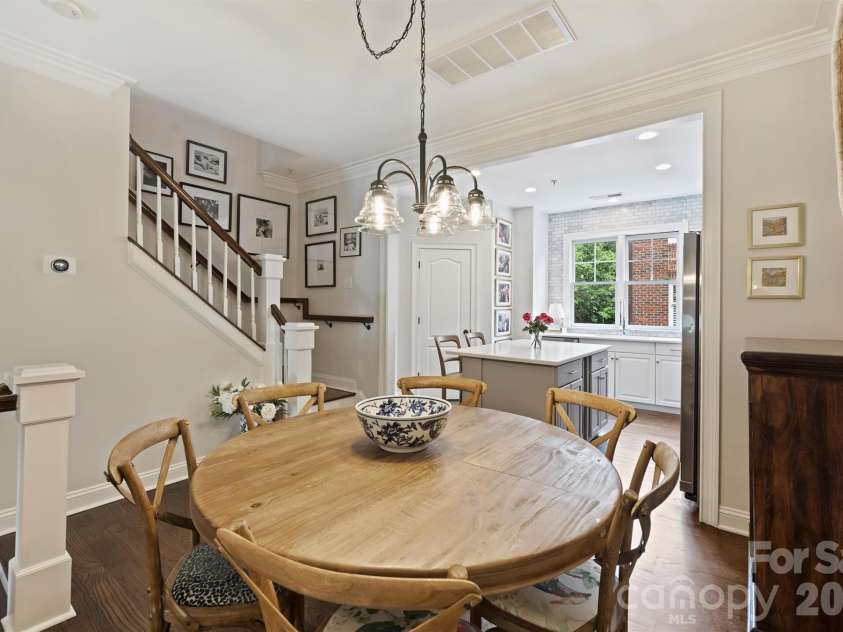 4913 Hill View Drive, Charlotte, NC 28210.  MLS# CAR4410538, YatesRealty ID 45516. Dining open to Kitchen