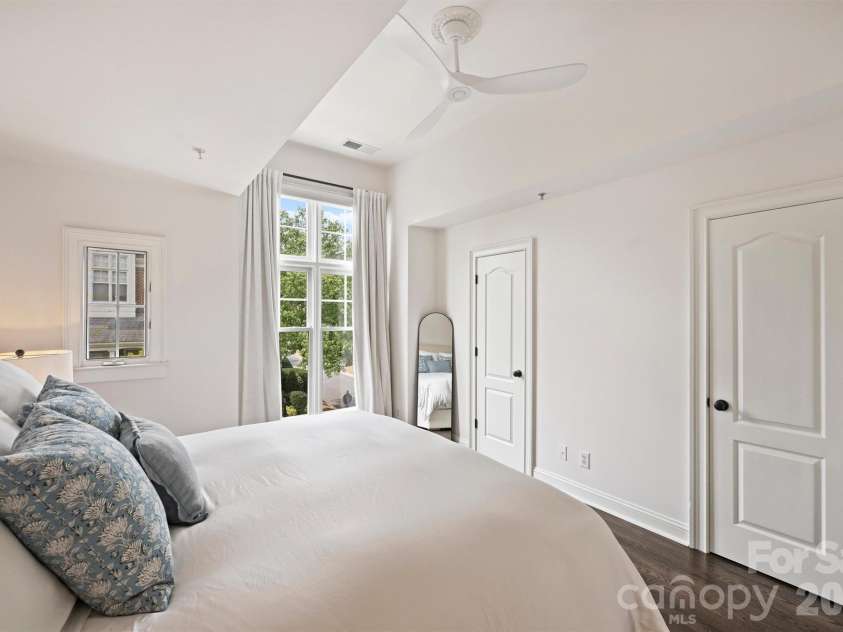 4913 Hill View Drive, Charlotte, NC 28210.  MLS# CAR4410538, YatesRealty ID 45516. Primary Bedroom