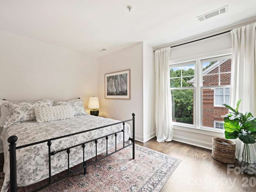 4913 Hill View Drive, Charlotte, NC 28210.  MLS# CAR4410538, YatesRealty ID 45516. Secondary Bedroom