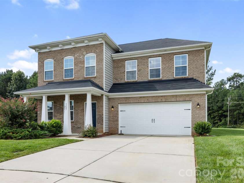 3307 Sand Post Oak Court, Gastonia, NC 28056.  MLS# CAR4397989, YatesRealty ID 45517. 
