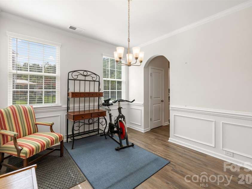 3307 Sand Post Oak Court, Gastonia, NC 28056.  MLS# CAR4397989, YatesRealty ID 45517. Dining room