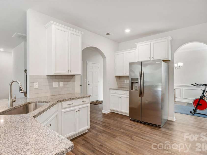 3307 Sand Post Oak Court, Gastonia, NC 28056.  MLS# CAR4397989, YatesRealty ID 45517. Open Kitchen