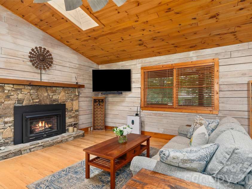 729 Joe Carver Road, Waynesville, NC 28785.  MLS# CAR4401487, YatesRealty ID 45518. 