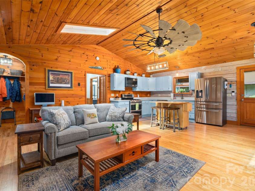 729 Joe Carver Road, Waynesville, NC 28785.  MLS# CAR4401487, YatesRealty ID 45518. 