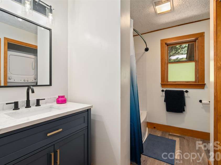 729 Joe Carver Road, Waynesville, NC 28785.  MLS# CAR4401487, YatesRealty ID 45518. 