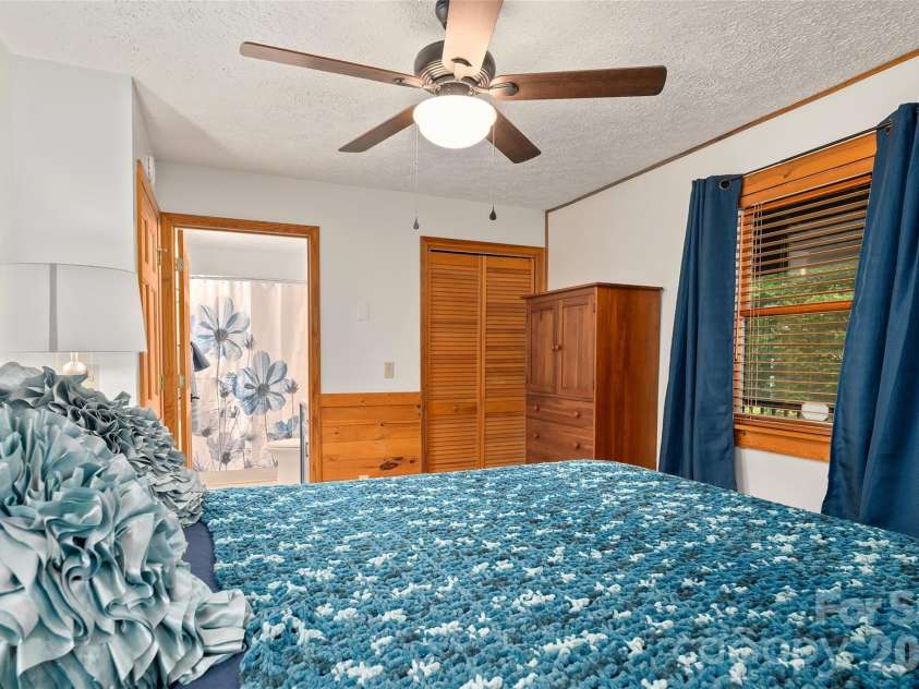 729 Joe Carver Road, Waynesville, NC 28785.  MLS# CAR4401487, YatesRealty ID 45518. 