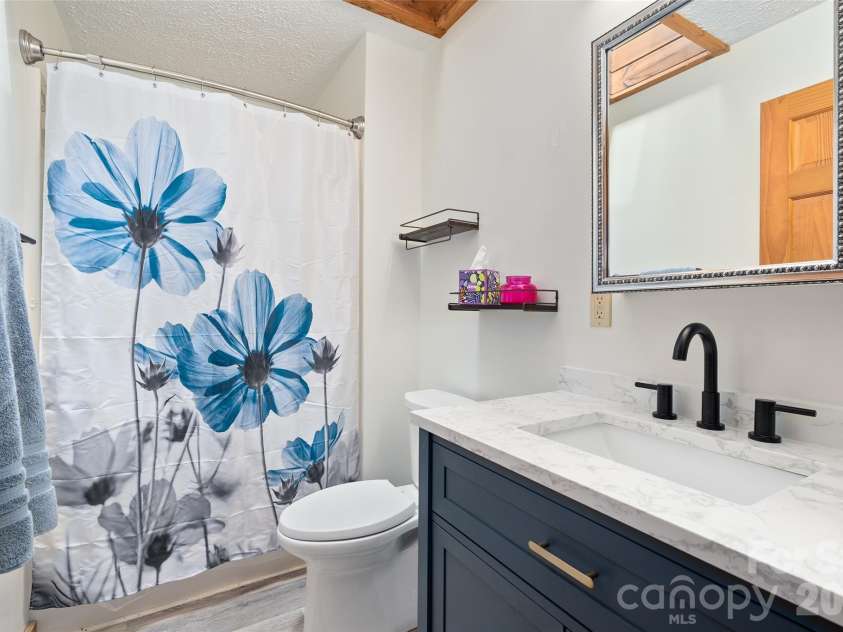 729 Joe Carver Road, Waynesville, NC 28785.  MLS# CAR4401487, YatesRealty ID 45518. 